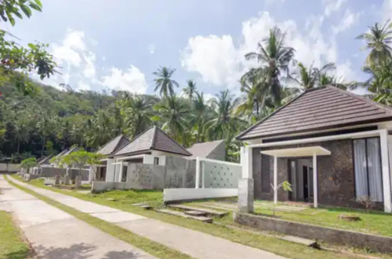 Senggigi Villas Exterior photo